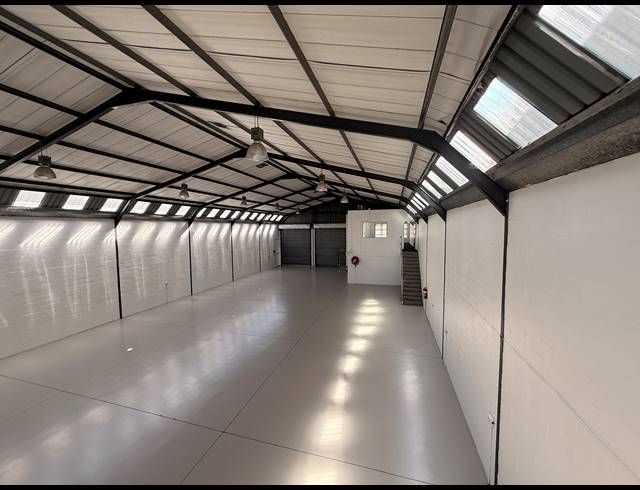 520M² WAREHOUSE TO LET IN PAROW INDUSTRIAL